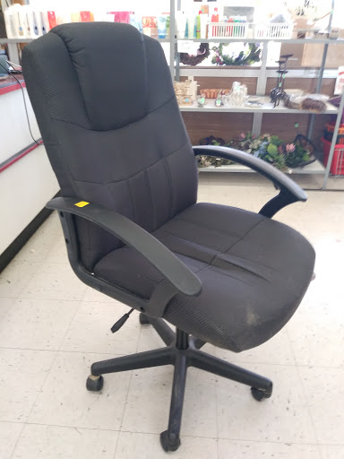 Thrift Store «Thrift Store Outlet», reviews and photos, 107 W Main St, Woodland, CA 95695, USA