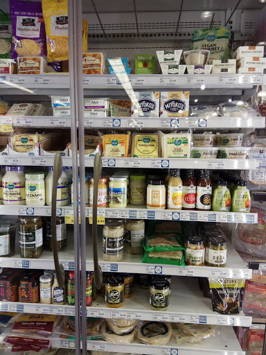 Shopping Mall «Shops On Lane Avenue», reviews and photos, 1675 W Lane Ave, Upper Arlington, OH 43221, USA