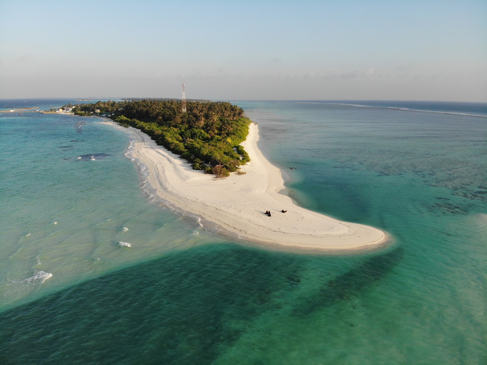 Foto van Fenfushee Island met ruim strand