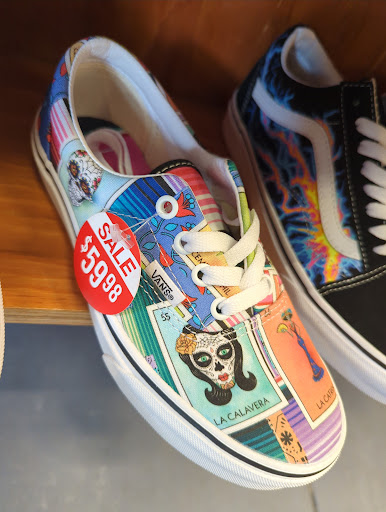 Shoe Store «Journeys», reviews and photos, 4125 S Cleveland Ave #140, Fort Myers, FL 33901, USA