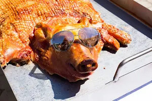 Kamis suckling pig image