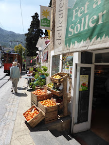Fet a Sóller - Tienda Sóller Plaça des Mercat, 1, 07100 Sóller, Balearic Islands, España