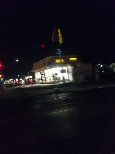 Bakery «Fresno Donut House», reviews and photos, 3145 N Blackstone Ave, Fresno, CA 93703, USA