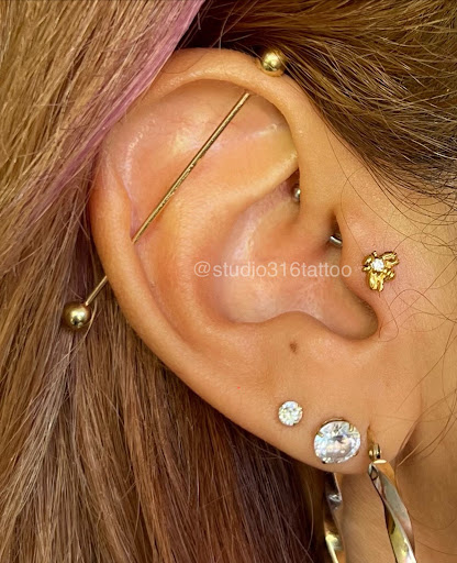 Tattoo Shop «studio 316 Tattoo & Body Piercing», reviews and photos, 84-22 Roosevelt Ave, Jackson Heights, NY 11372, USA