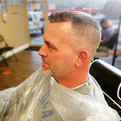 Barber Shop «Moe Shands Barber Shop», reviews and photos, 21 Reilly Rd, Frankfort, KY 40601, USA