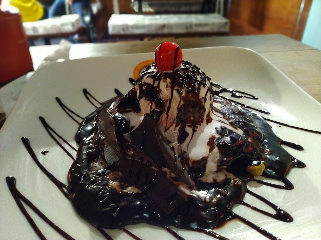 CakeRoom N Cafe
