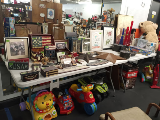 Shopping Mall «Village Square Shopping Center», reviews and photos, 2800 Recker Hwy, Winter Haven, FL 33880, USA