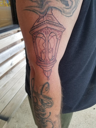 Tattoo Shop «magnum opus tattoo company», reviews and photos, 1817 Padre Blvd #4, South Padre Island, TX 78597, USA