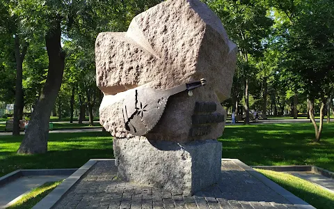 Monument to repressed kobzars, bandura and lyre players image