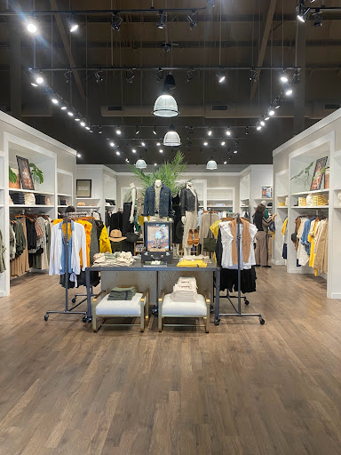 Clothing Store «Banana Republic», reviews and photos, 454 Evergreen Ct, Central Valley, NY 10917, USA