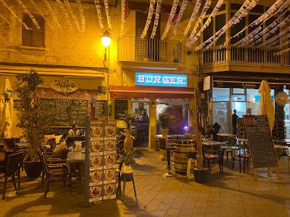Ca’n Francisco Burger - Plaça Espanya, 52, 07620 Llucmajor, Illes Balears, Spain