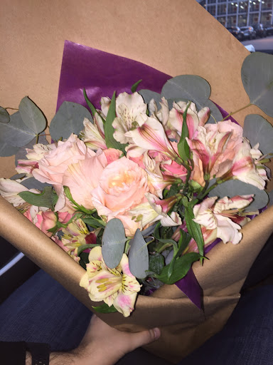 Florist «Anna Held Floral Studio», reviews and photos, 5557 N Sheridan Rd, Chicago, IL 60640, USA