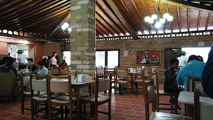 Restaurante Típico La Frisolera - Cra. 30 #84, El Carmen de Viboral, Antioquia, Colombia