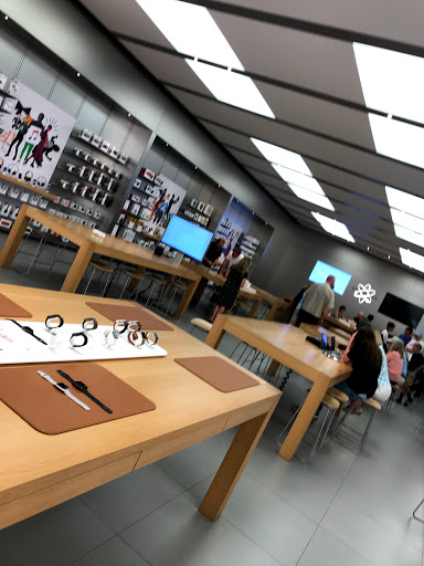 Computer Store «Apple Fashion Place», reviews and photos, 6191 State St, Murray, UT 84107, USA