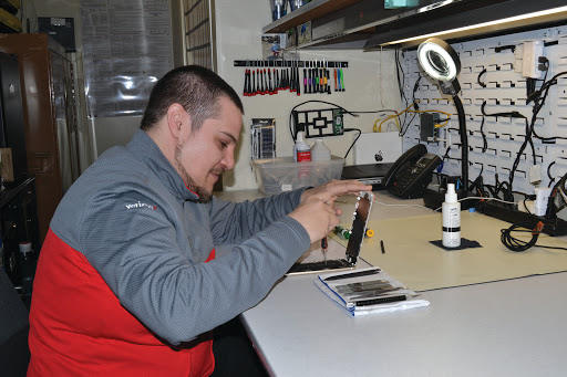 Computer Store «ClickAway Santa Cruz - Verizon Store + Computer Repair + Phone Repair», reviews and photos, 303 Potrero St #42/105, Santa Cruz, CA 95060, USA