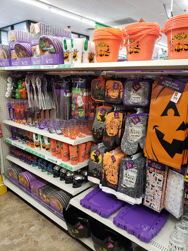 Dollar Store «Dollar Tree», reviews and photos, 7041 Brookfield Plaza, Springfield, VA 22150, USA