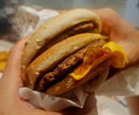 Cheeseburger du Restauration rapide McDonald's à Saint-Brevin-les-Pins - n°5
