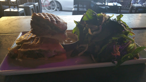 Wine Bar «Venice Beach Wines», reviews and photos, 529 Rose Ave, Venice, CA 90291, USA