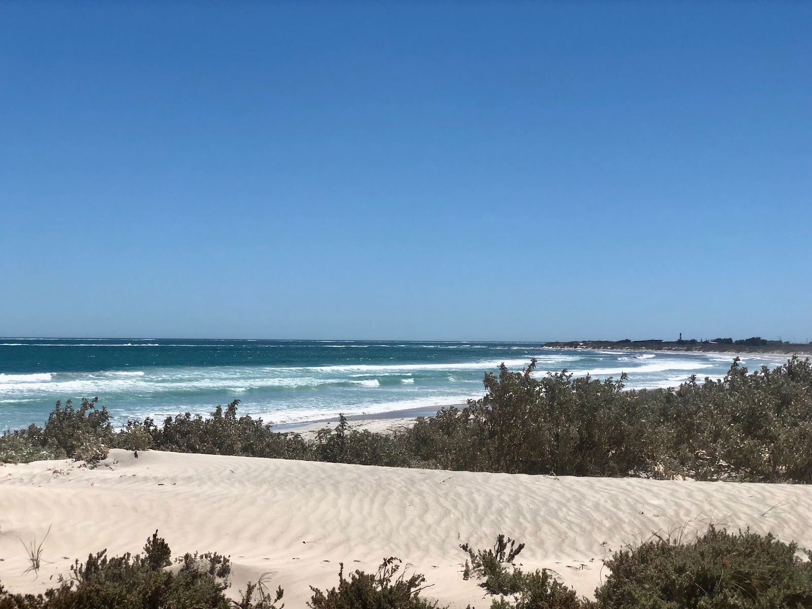 Foto av Tarcoola Beach med fin beige sand yta