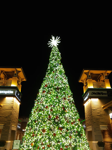 Department Store «Saks OFF 5TH», reviews and photos, 3310 Livermore Outlets Dr, Livermore, CA 94551, USA