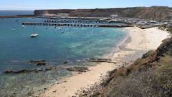 Praia da Baleeira'in fotoğrafı düz bir kıyı şeridi ile birlikte