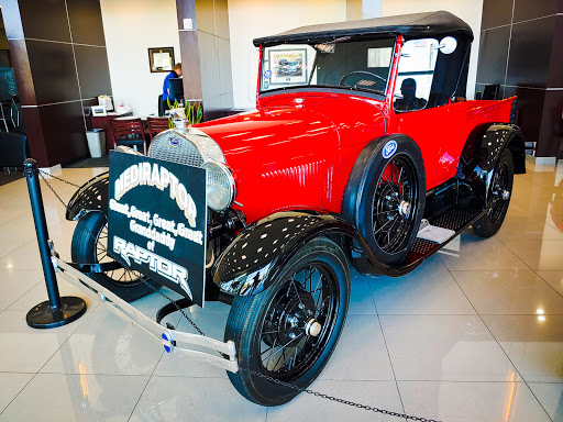 Car Dealer «Tommie Vaughn Ford», reviews and photos, 1201 N Shepherd Dr, Houston, TX 77008, USA