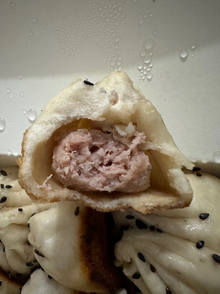 《身煎百戰-上海鐵鍋生煎包》 的照片