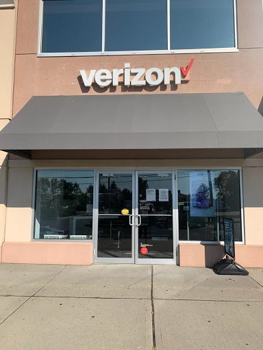 Verizon Authorized Retailer - Wireless Zone, 329 W Main St, Freehold, NJ 07728, USA, 