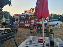 Atmosphère du Pizzeria Bravone à Linguizzetta - n°10