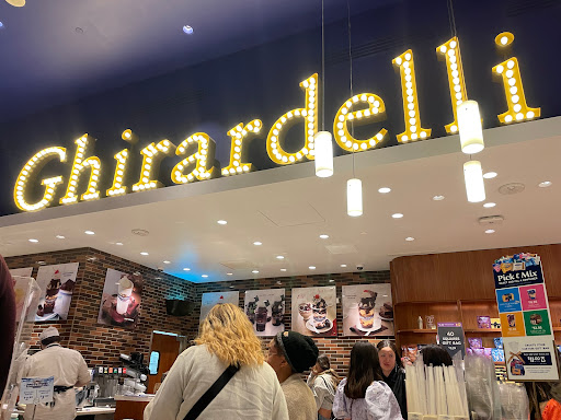 Chocolate Shop «Ghirardelli Ice Cream and Chocolate Shop», reviews and photos, 3545 S Las Vegas Blvd, Las Vegas, NV 89109, USA