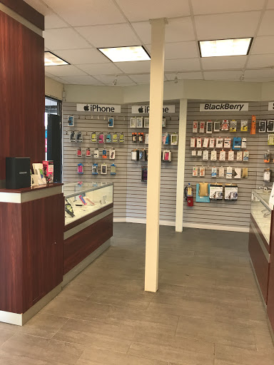 Mobile Phone Repair Shop «MobileLuv», reviews and photos, 19145 Biscayne Blvd, Aventura, FL 33180, USA