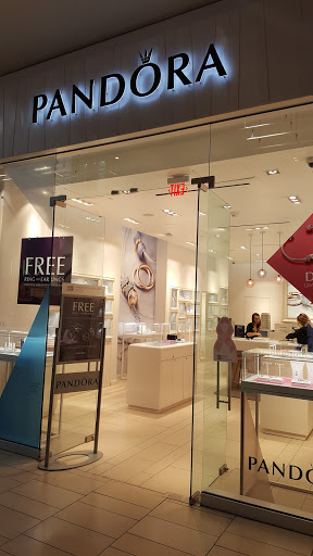 Shopping Mall «Arrowhead Towne Center», reviews and photos, 7700 W Arrowhead Towne Center, Glendale, AZ 85308, USA