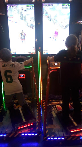 Restaurant «Main Event Entertainment», reviews and photos, 28248 W Diehl Rd, Warrenville, IL 60555, USA