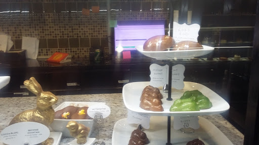 Chocolate Shop «Le Chocoholique», reviews and photos, 601 N High St, Columbus, OH 43215, USA