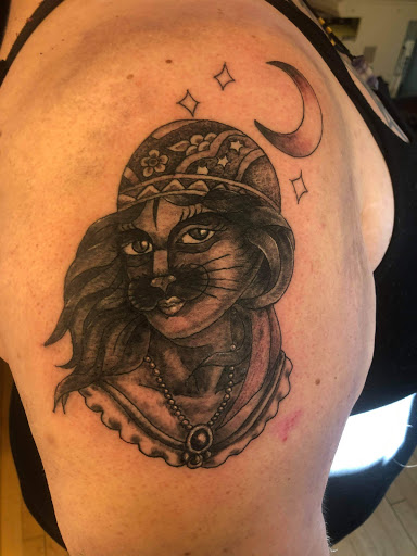 Explore oyster tattoo ideas, creative tattoo ideas in Calumet, available at Tattooing by Big Ben