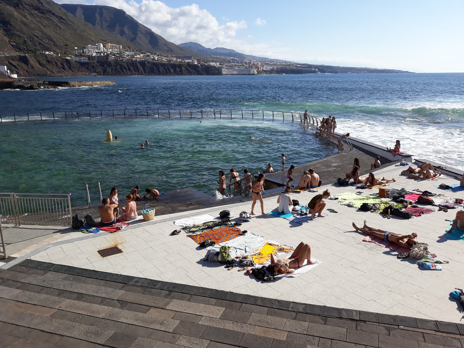 Foto van Punta Del Hidalgo Pool met hoog niveau van netheid