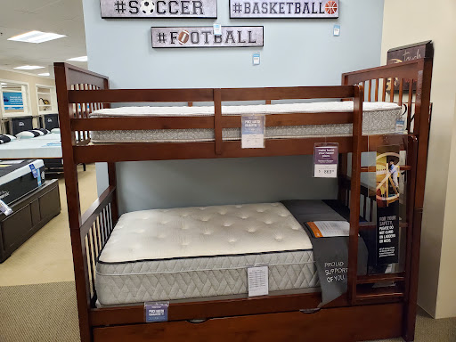 Furniture Store «Raymour & Flanigan Furniture and Mattress Store», reviews and photos, 2780 W Ridge Rd, Rochester, NY 14626, USA