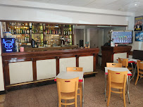 Atmosphère du Café Café de la Paix, Bistrot à Divonne-les-Bains - n°1