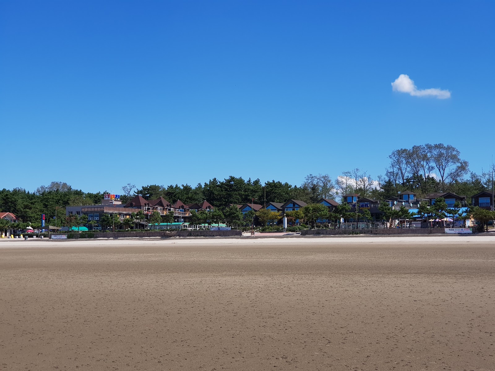 Foto af Chunjangdae Beach og bosættelsen