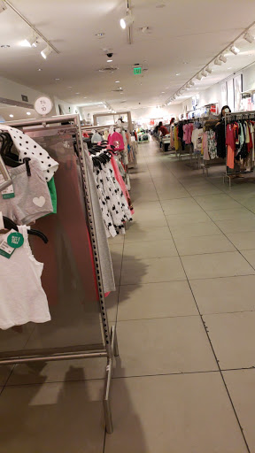 Clothing Store «H&M», reviews and photos, 400 S Baldwin Ave, Arcadia, CA 91007, USA