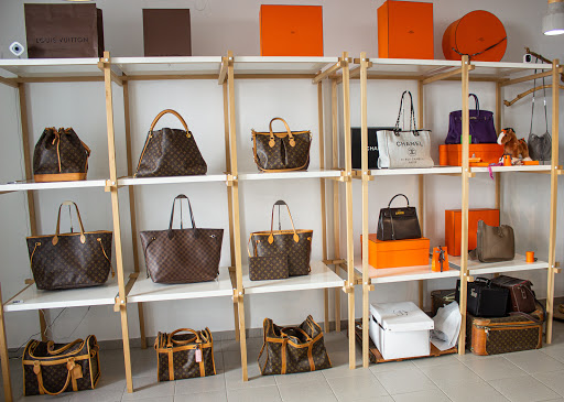 EM CHANGE Secondhand - Designer Handtaschen Boutique: Reinigung, Reparatur & An-/Verkauf