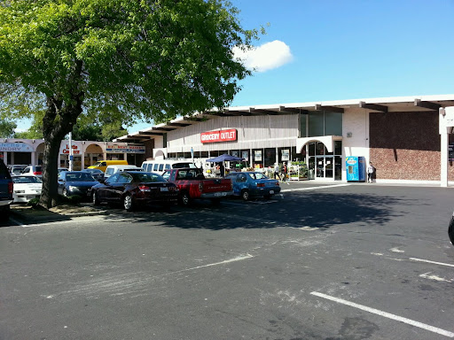 Grocery Outlet Bargain Market, 2079 23rd St, San Pablo, CA 94806, USA, 