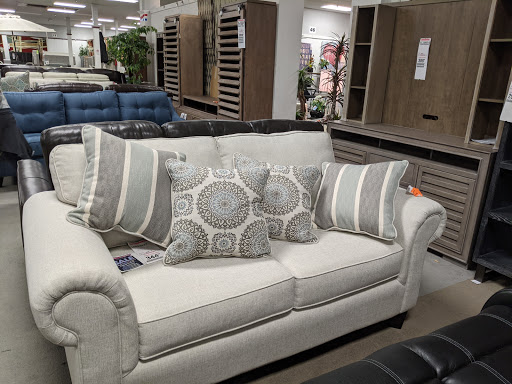 Shopping Mall «Drew 19 Shopping Center», reviews and photos, 21311 US Hwy 19 N, Clearwater, FL 33765, USA