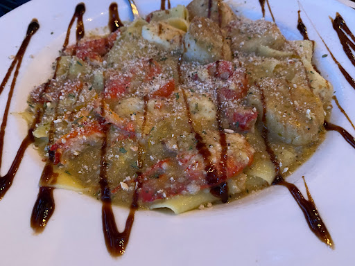 American Restaurant «The Waters Edge Lighthouse», reviews and photos, 2 Freemans Bridge Rd, Glenville, NY 12302, USA