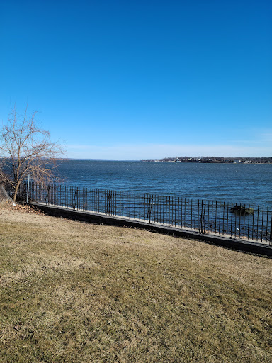 Park «Fort Totten Park», reviews and photos, Totten Ave & 15 Rd, Bayside, NY 11359, USA
