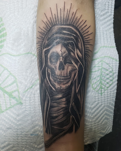 Tattoo Shop «Tan the Man Tattoo & Body», reviews and photos, 6871 S Gessner Rd, Houston, TX 77036, USA