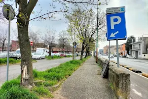 Parcheggio Piazzale Croce Rossa image