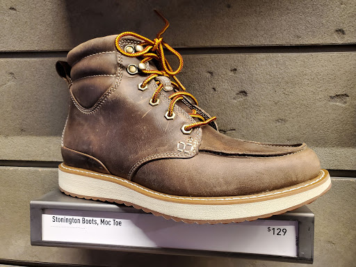 Clothing Store «L.L. Bean», reviews and photos, 25225 Cedar Rd, Lyndhurst, OH 44124, USA