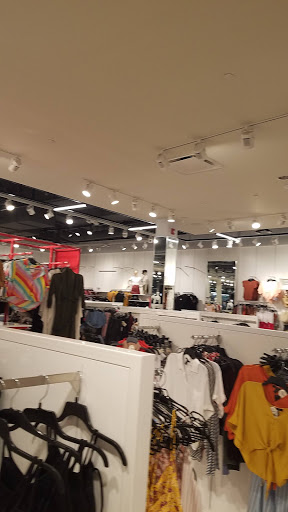 Clothing Store «F21 RED», reviews and photos, 2615 Medical Center Pkwy #2300, Murfreesboro, TN 37129, USA