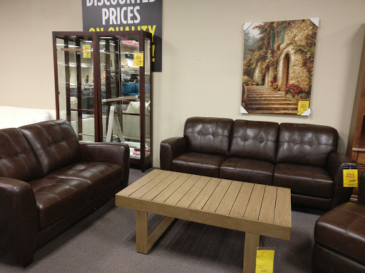 Furniture Store «Raymour & Flanigan Furniture and Mattress Clearance Center», reviews and photos, 5550 Sunrise Hwy, Massapequa, NY 11758, USA